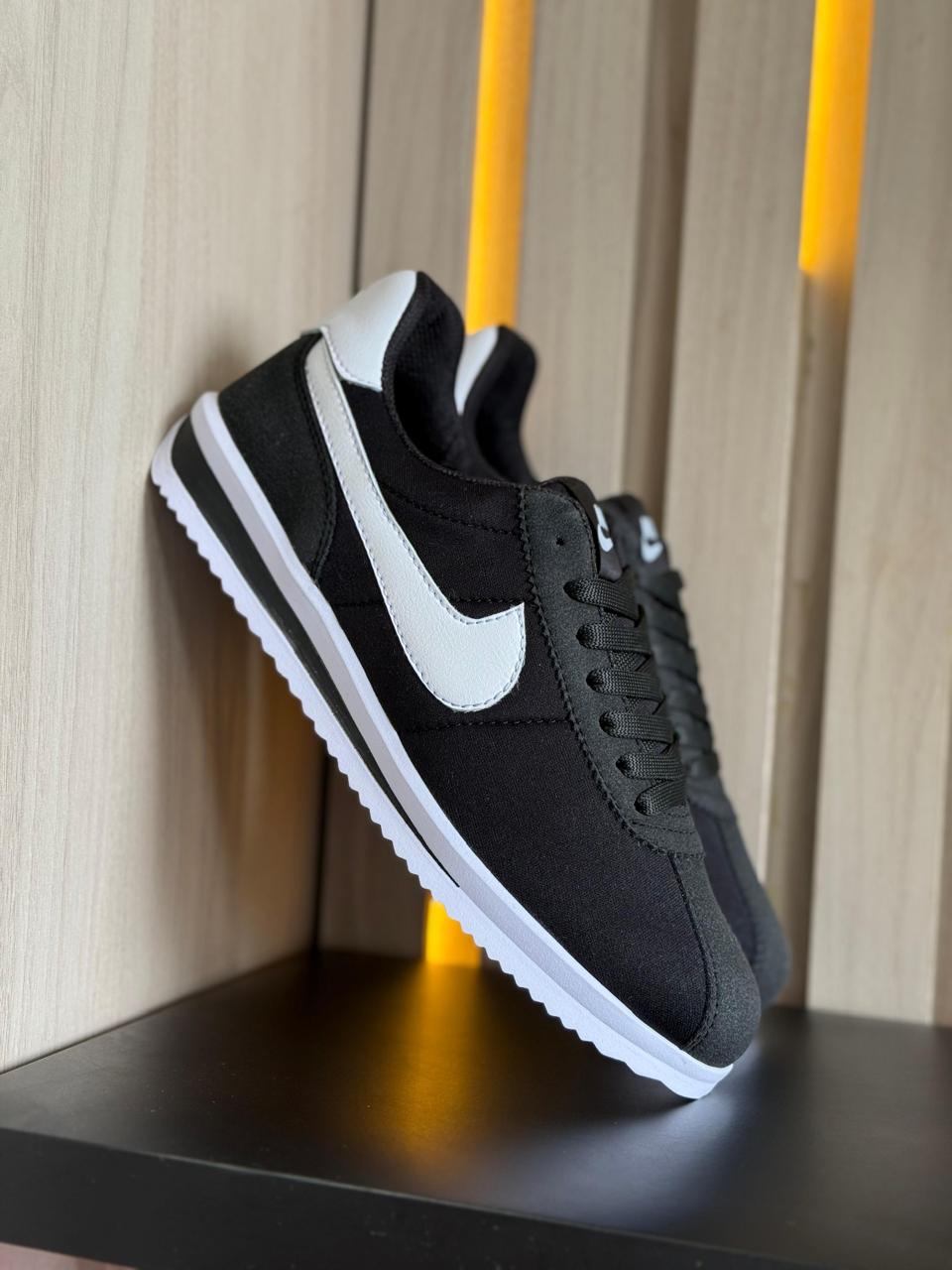 NIKE CORTEZ ®